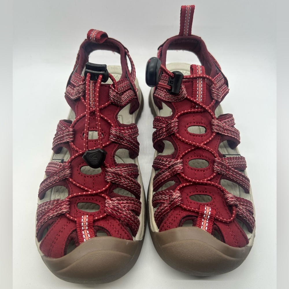 KEEN | Women’s Red Dahlia Whisper Sandal (Size: 6.5)